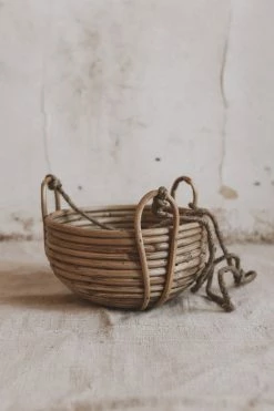 BLOOMINGVILLE Home RATTAN HANGING BASKET