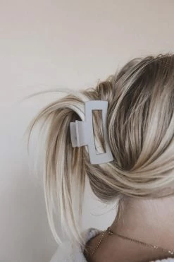 TIEPOLOGY ACCESSORIES HAIR CLAW SET • MATTE KHAKI