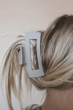 TIEPOLOGY ACCESSORIES HAIR CLAW SET • MATTE KHAKI