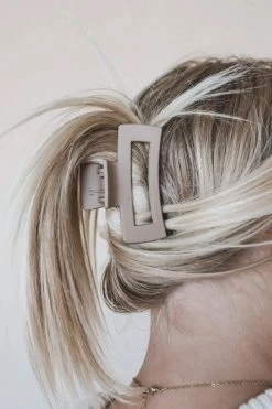 TIEPOLOGY ACCESSORIES HAIR CLAW SET • MATTE MOCHA