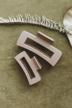 TIEPOLOGY ACCESSORIES HAIR CLAW SET • MATTE MOCHA