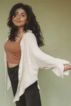 LISTICLE THE WILLOWS BLOUSE Tops