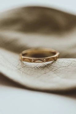 MESA BLUE SUNRISE BAND RING