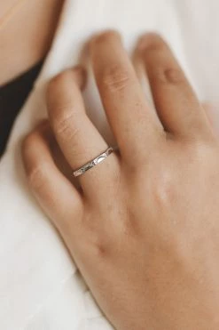 MESA BLUE SUNRISE BAND RING