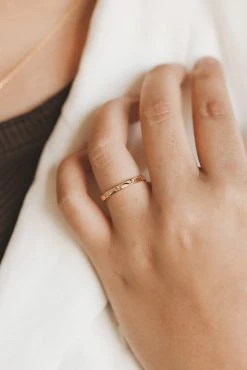 MESA BLUE SUNRISE BAND RING