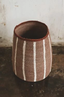 CREATIVE CO-OP Home VERTICAL STRIPES SEAGRASS BASKET