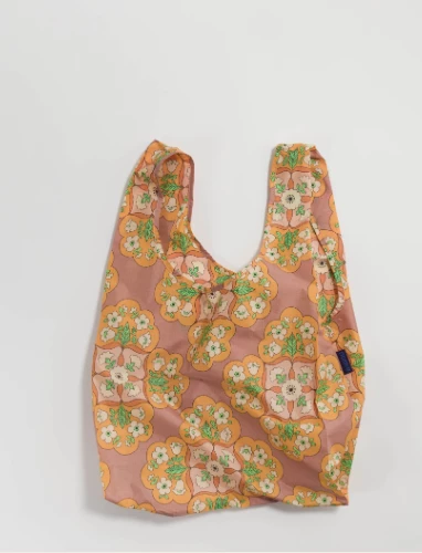 ACCESSORIES BAGGU REUSABLE BAG · FRUITS + FLORALS 12 ACCESSORIES BAGGU REUSABLE BAG · FRUITS + FLORALS