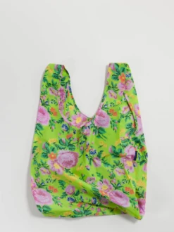 ACCESSORIES BAGGU REUSABLE BAG · FRUITS + FLORALS 25 ACCESSORIES BAGGU REUSABLE BAG · FRUITS + FLORALS