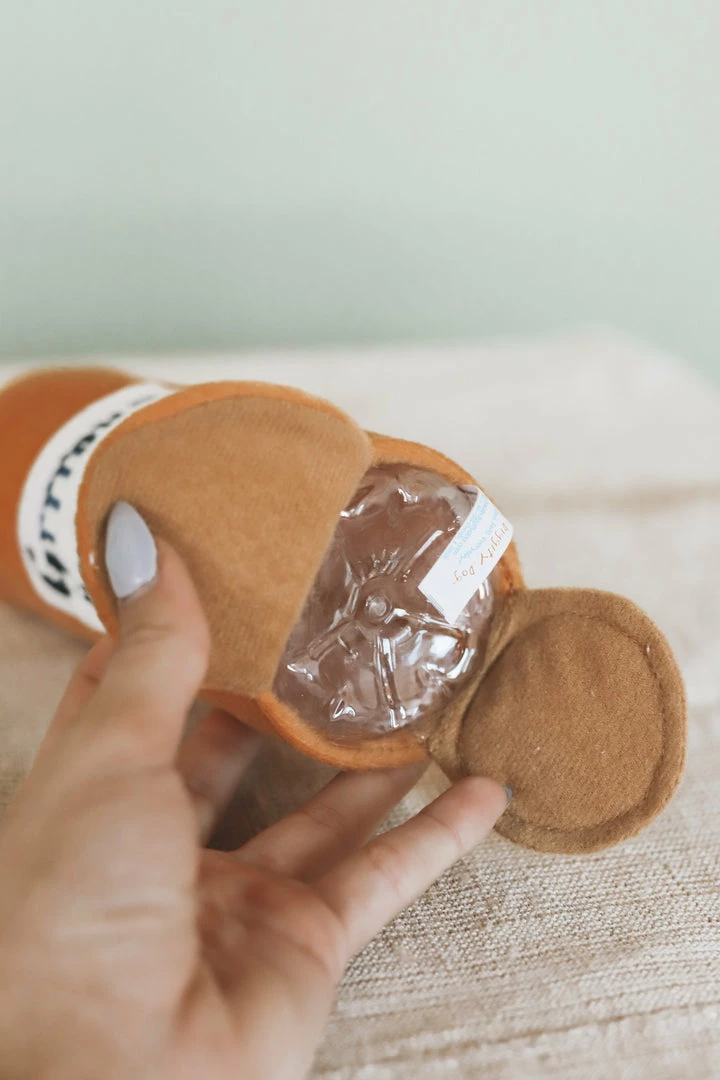 HAUTE DIGGITY DOG GRRRONA BEER WATER BOTTLE CRACKLER TOY LIFESTYLE 4 HAUTE DIGGITY DOG GRRRONA BEER WATER BOTTLE CRACKLER TOY LIFESTYLE