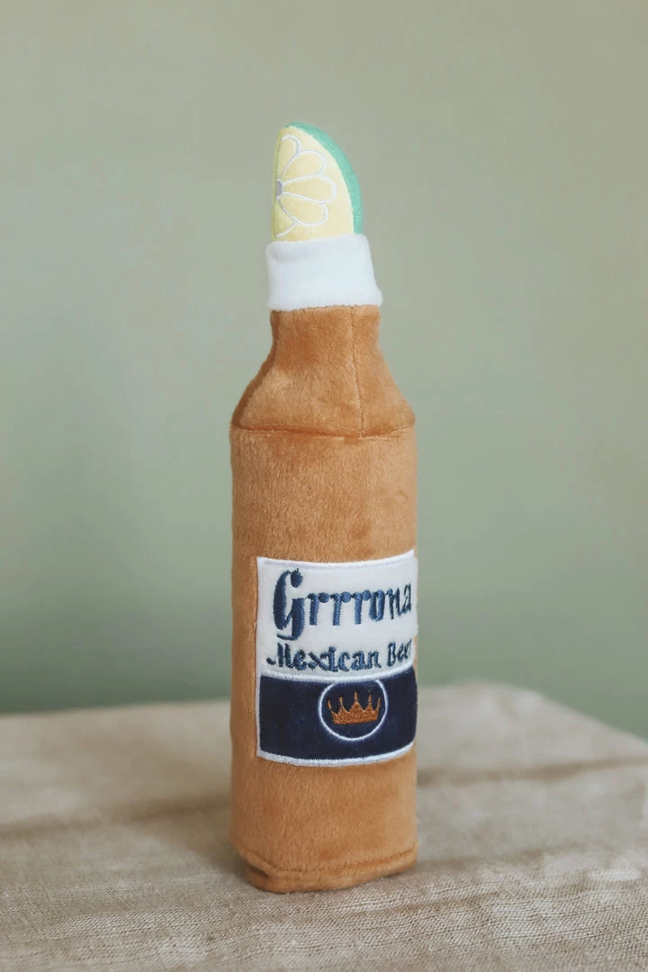 HAUTE DIGGITY DOG GRRRONA BEER WATER BOTTLE CRACKLER TOY LIFESTYLE 5 HAUTE DIGGITY DOG GRRRONA BEER WATER BOTTLE CRACKLER TOY LIFESTYLE