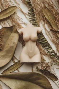 DUSTY ROSE BODEGA BEAUTIFUL BODY CANDLE Home