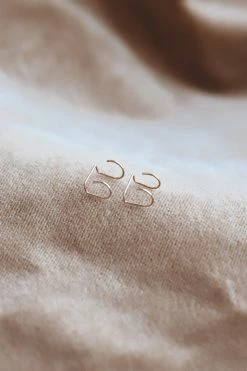 RAFFINERT DOUBLE HOOP THREADER EARRINGS ACCESSORIES 10 RAFFINERT DOUBLE HOOP THREADER EARRINGS ACCESSORIES