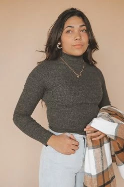 HEART & HIPS Tops LANA MOCK NECK TOP