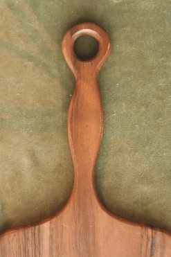 CREATIVE CO OP ACACIA WOOD CHEESE BOARD W/ EXTENDED HANDLE