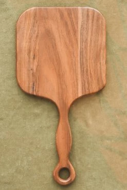 CREATIVE CO OP ACACIA WOOD CHEESE BOARD W/ EXTENDED HANDLE