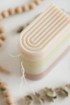 DUSTY ROSE BODEGA ARCH SCENTED CANDLE