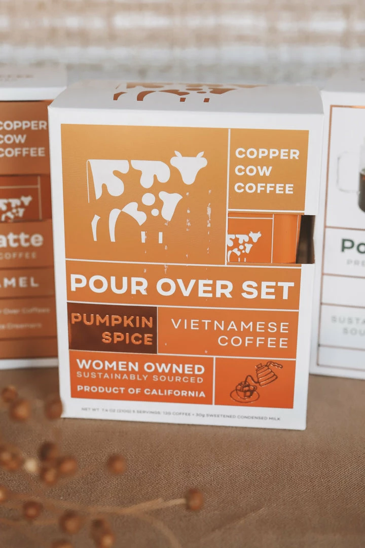COPPER COW COFFEE POUR OVER LATTE PACK · PUMPKIN SPICE LATTE 3 COPPER COW COFFEE POUR OVER LATTE PACK · PUMPKIN SPICE LATTE