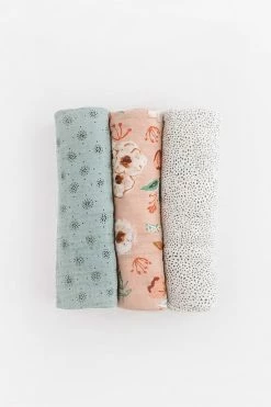 LITTLE UNICORN COTTON MUSLIN SWADDLE 3-PACK · VINTAGE FLORAL