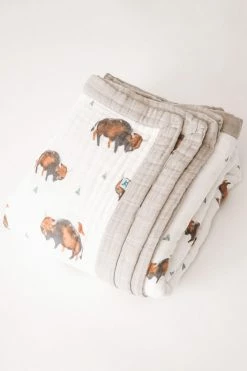 LITTLE UNICORN Baby + Kids COTTON MUSLIN QUILT · BISON