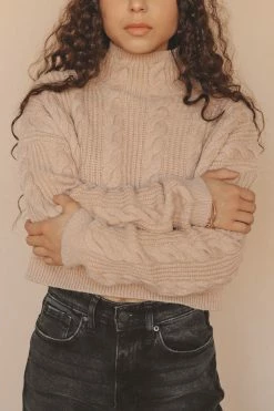 LISTICLE CORA CROP TOP SWEATER