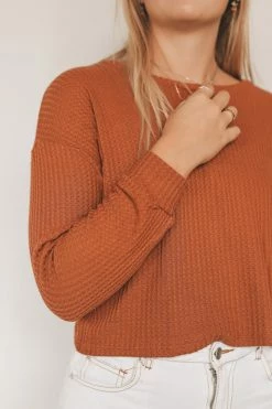 STUDIO KO CLOTHING KINERI CROPPED SWEATER Tops