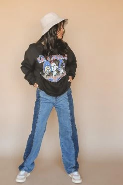 GIRL TRIBE CO. SANDERSON SISTERS CONCERT SWEATSHIRT