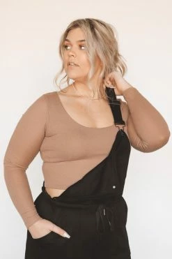 HEART & HIPS ANNABELLE CROP TOP