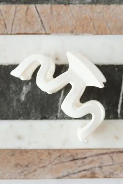 SPACE 46 ACCESSORIES WAVY HAIR CLAW CLIP · GLOSSY