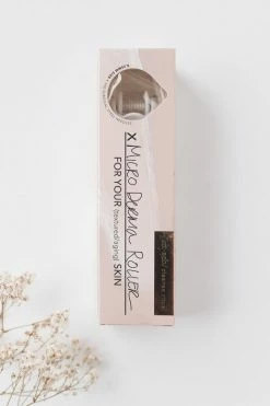 KITSCH MICRO DERMA FACIAL ROLLER Beauty