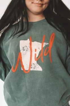 KITTSONA CUSTOM CLOTHING RETRO WILD CREWNECK