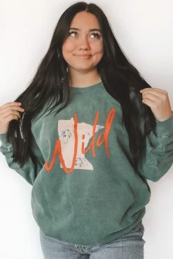 KITTSONA CUSTOM CLOTHING RETRO WILD CREWNECK