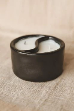 PADDYWAX Home YIN-YANG CANDLE · PALO SANTO + CADE