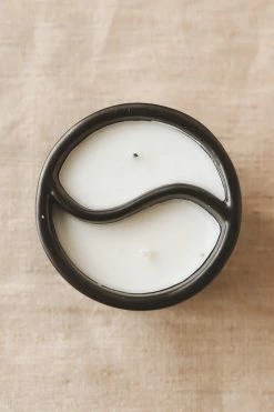 PADDYWAX Home YIN-YANG CANDLE · PALO SANTO + CADE