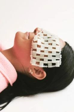 EARTH HARBOR NATURALS JADE FACIAL THERAPY MASK LIFESTYLE