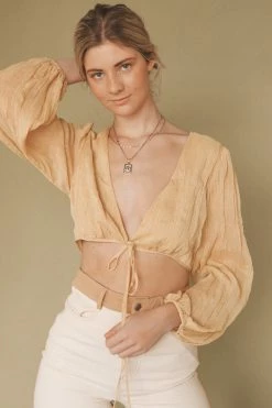 LE LIS SUNNI CROP TOP