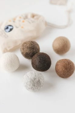 FRIENDSHEEP ECO PET TOY BALLS · EARTH TONES Home