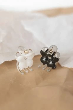 TIEPOLOGY SMALL DAISY HAIR CLIP SET · BLACK + WHITE ACCESSORIES