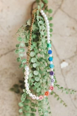 SUNNY INSIDE SMILEY FACE PEARL + GOLD NECKLACE