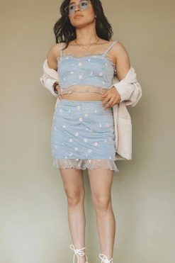 LE LIS ALLISON EMBROIDERED CROP TOP