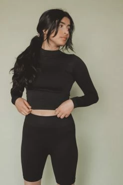 NIKIBIKI MOCK NECK CROP TOP Tops