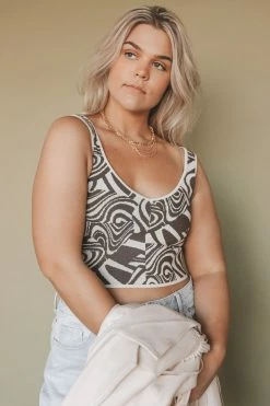 MISS LOVE Tops ABSTRACT KNIT TANK