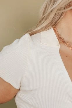 LE LIS Tops HATHAWAY CROP TOP