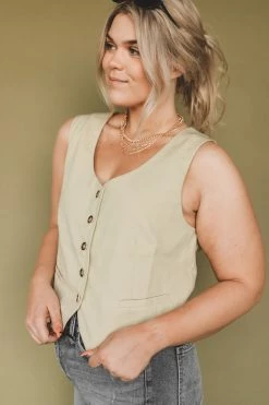 AARON & AMBER VIVIAN VEST