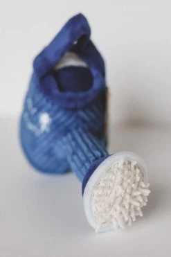 P.L.A.Y. PET LIFESTYLE & YOU WAGGING WATERING CAN DOG TOY