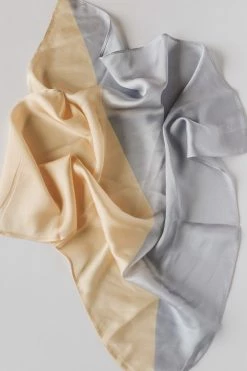 DENIM & DAISY HALFSIE SATIN BANDANA