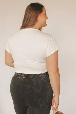 LE LIS Tops HAPPY DAISY POCKET TEE