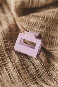 ELLISON + YOUNG ACCESSORIES DARIA HAIR CLAW CLIP