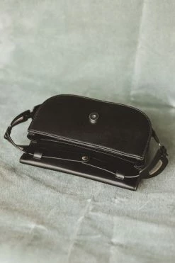 MELIE BIANCO ACCESSORIES INEZ VEGAN SHOULDER BAG · BLACK