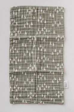 MEBIE BABY PINES BURP CLOTH