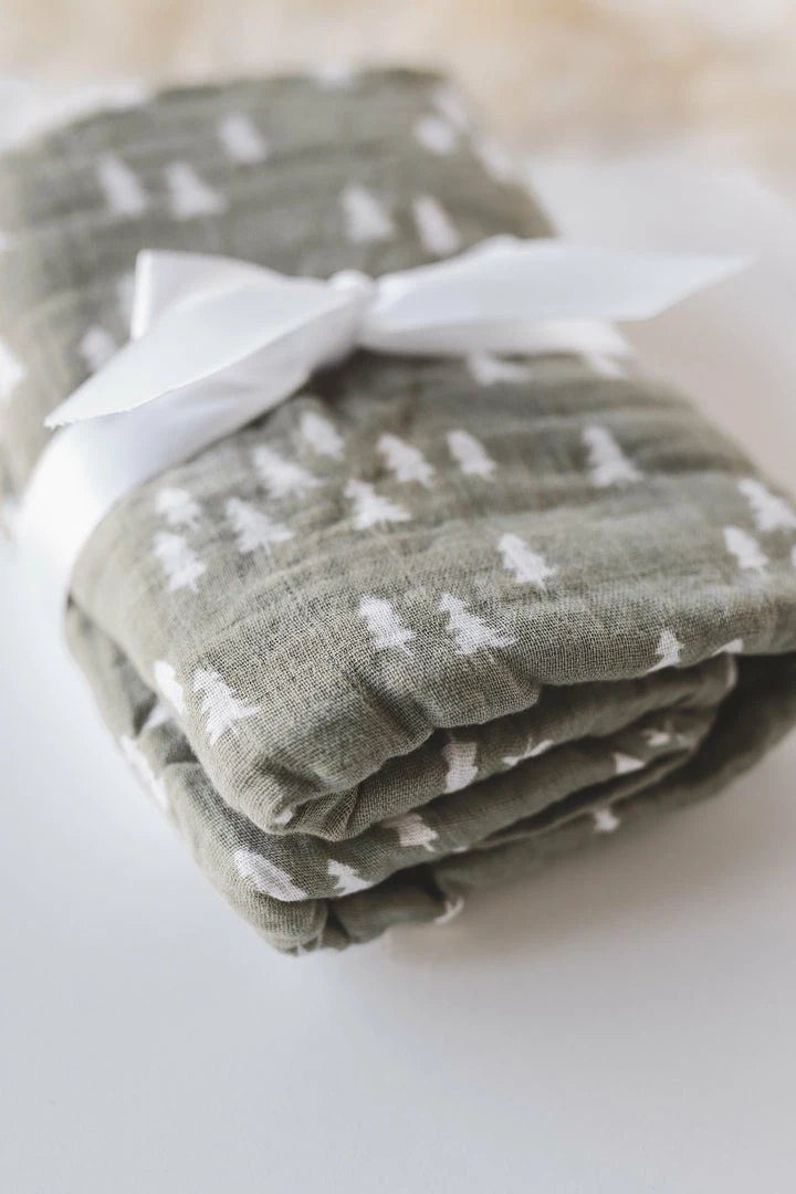 MEBIE BABY PINES MUSLIN SWADDLE BLANKET LIFESTYLE 4 MEBIE BABY PINES MUSLIN SWADDLE BLANKET LIFESTYLE